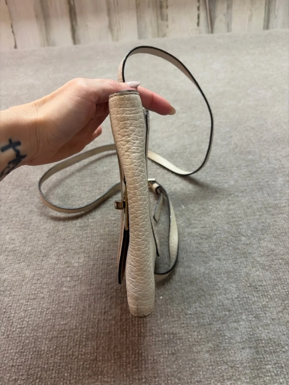 Kate Spade New York Cream Pebbled Leather Crossbody Bag Gold Turn Lock